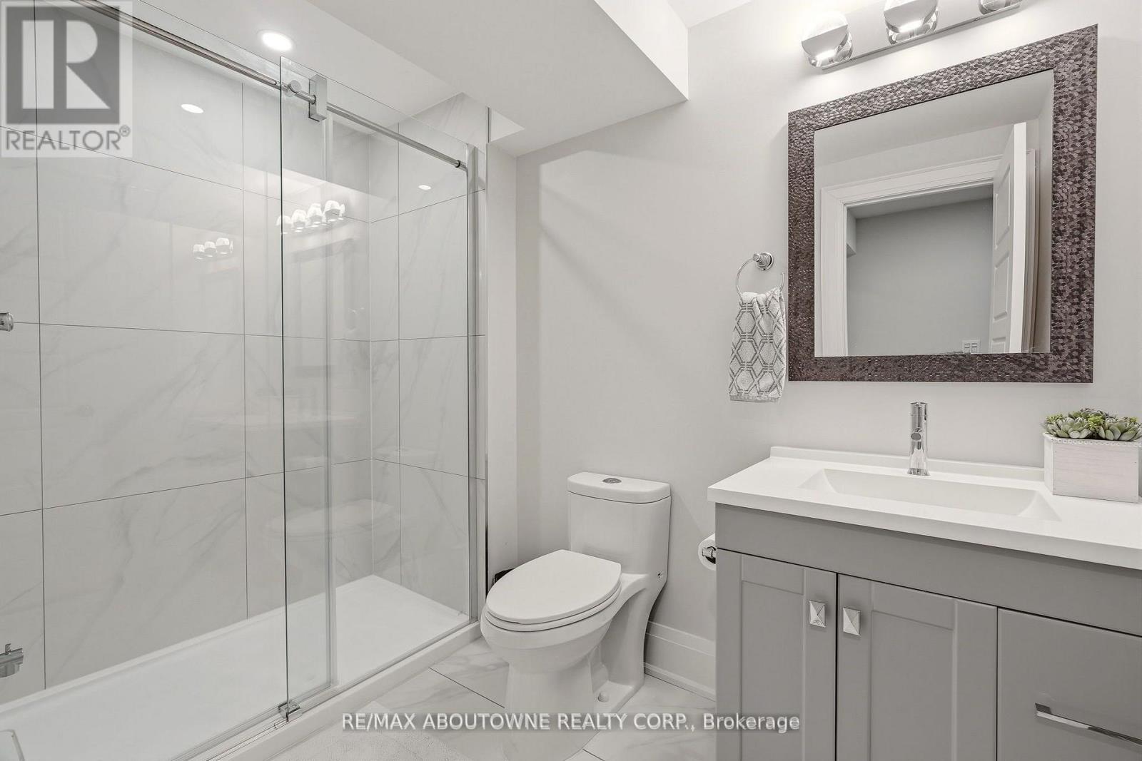 130 Stillwater Crescent, Hamilton, Ontario  L0R 2H1 - Photo 32 - X12946328