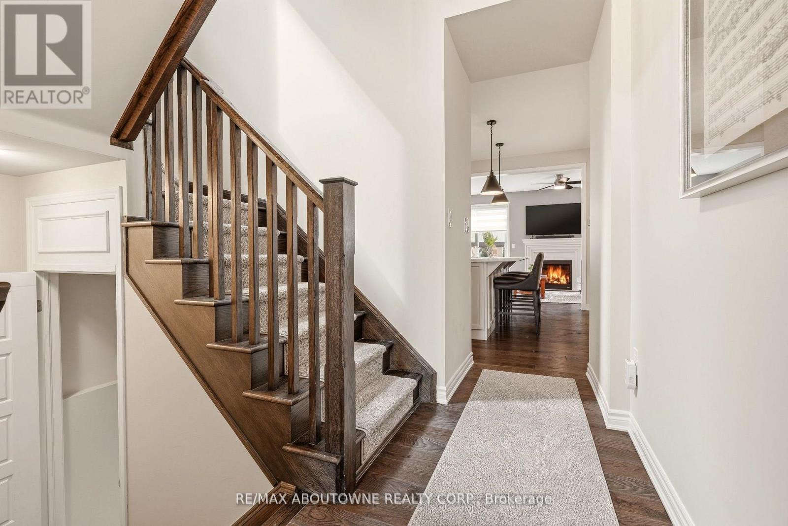 130 Stillwater Crescent, Hamilton, Ontario  L0R 2H1 - Photo 4 - X12946328