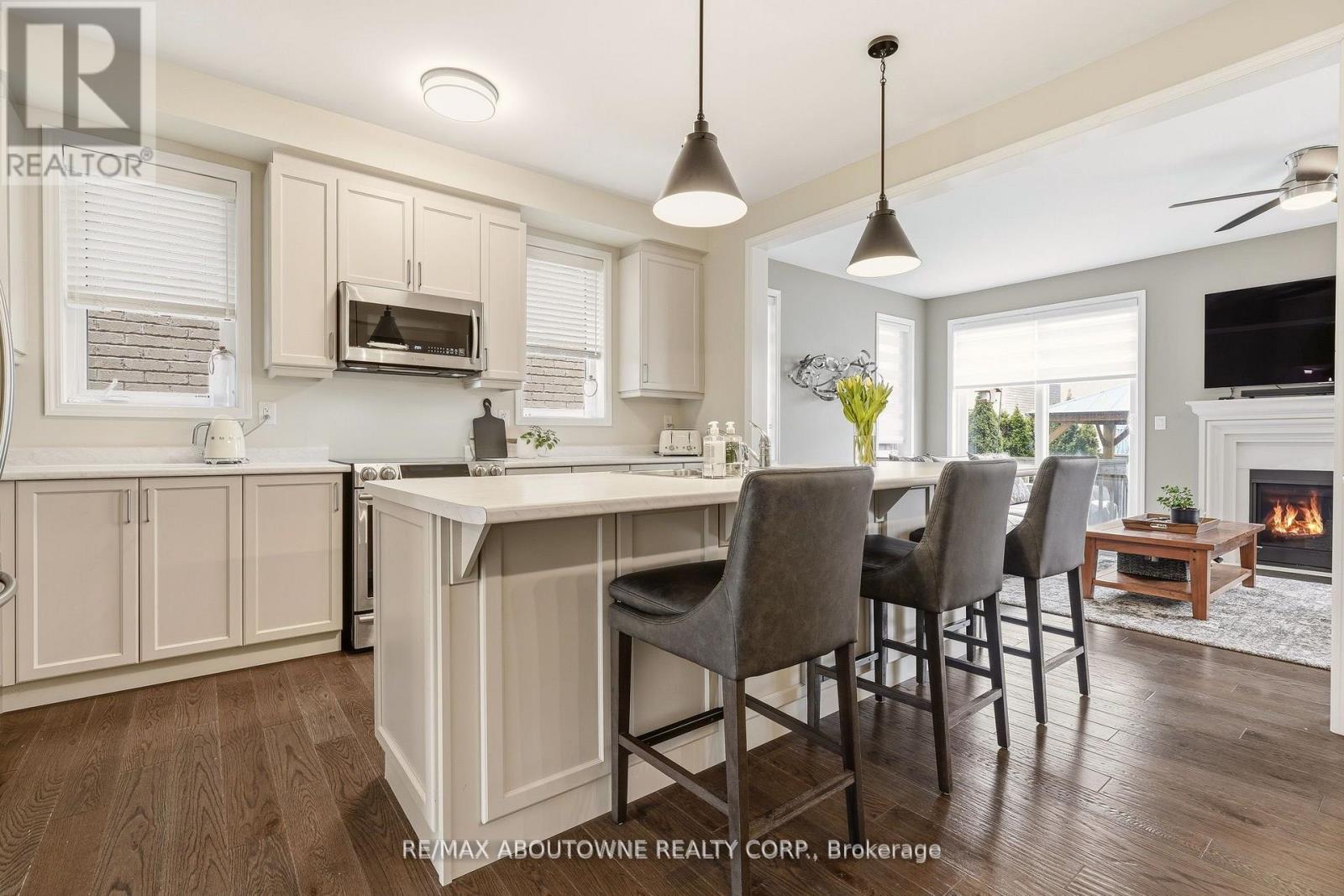 130 Stillwater Crescent, Hamilton, Ontario  L0R 2H1 - Photo 7 - X12946328