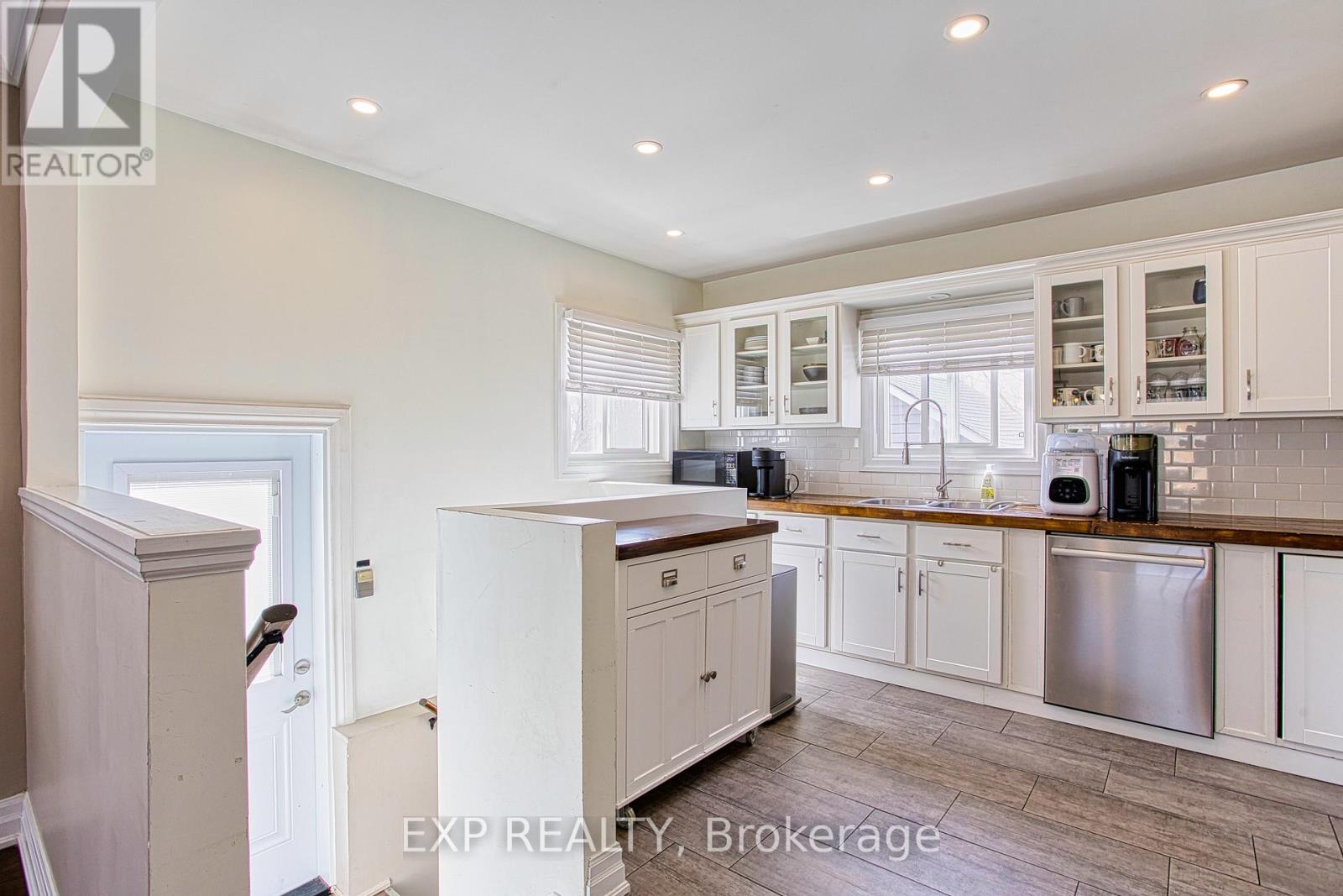 26 Clara Crescent, Brantford, Ontario  N3S 7C7 - Photo 11 - X12946362