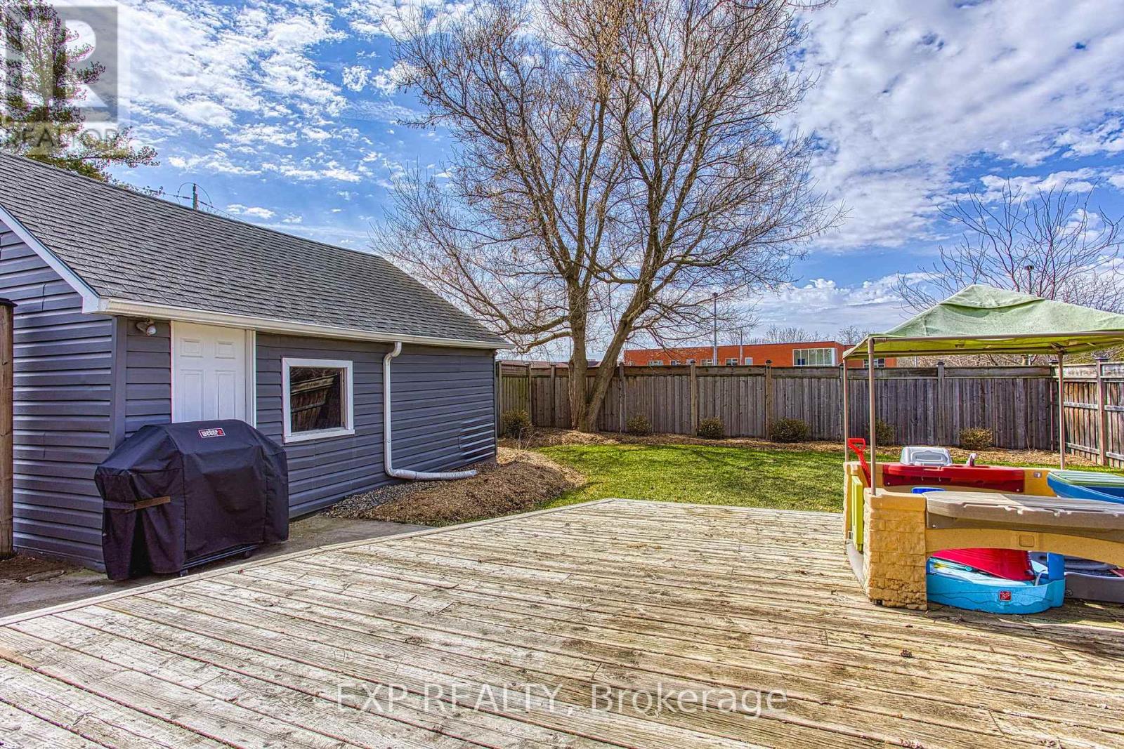 26 Clara Crescent, Brantford, Ontario  N3S 7C7 - Photo 33 - X12946362