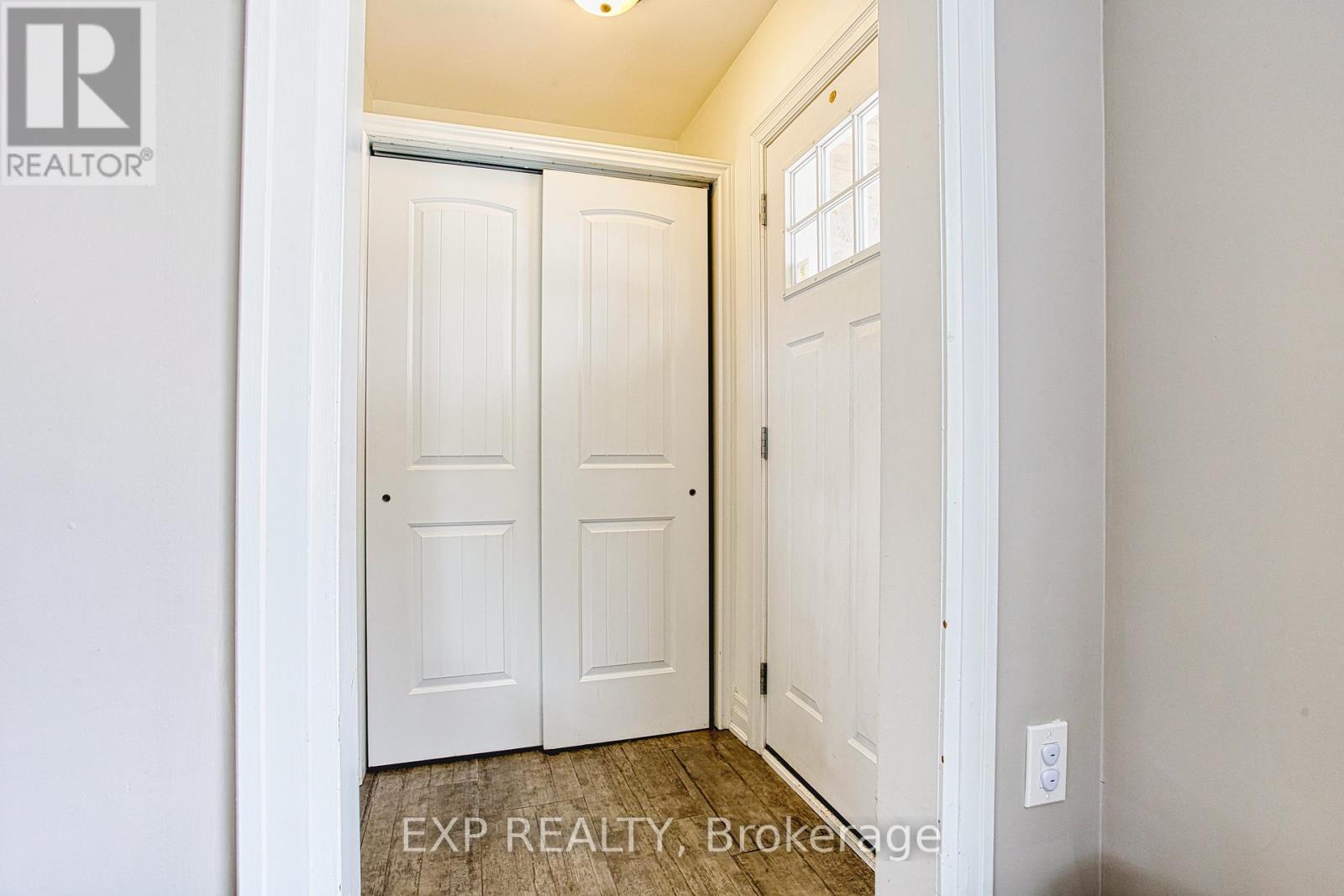 26 Clara Crescent, Brantford, Ontario  N3S 7C7 - Photo 4 - X12946362