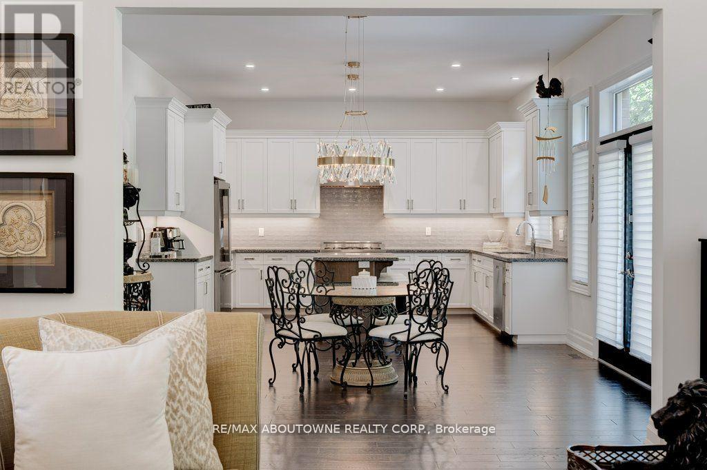 47 Legacy Lane, Hamilton, Ontario  L9G 0G2 - Photo 11 - X12946426