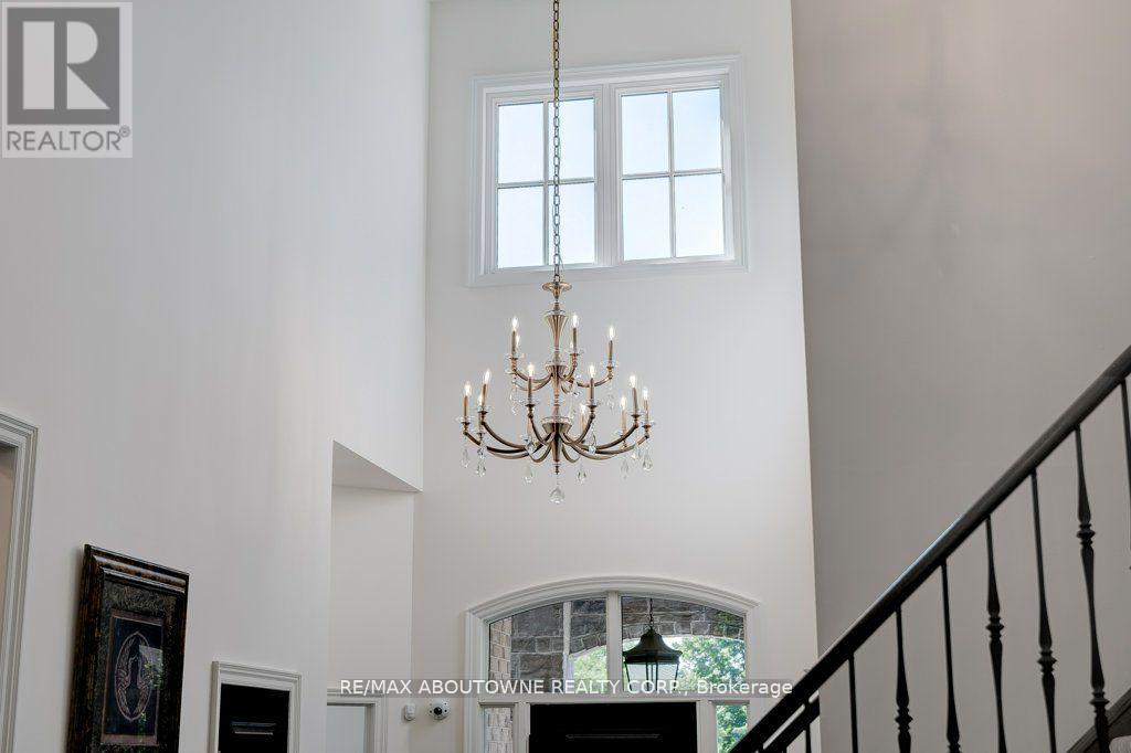 47 Legacy Lane, Hamilton, Ontario  L9G 0G2 - Photo 22 - X12946426