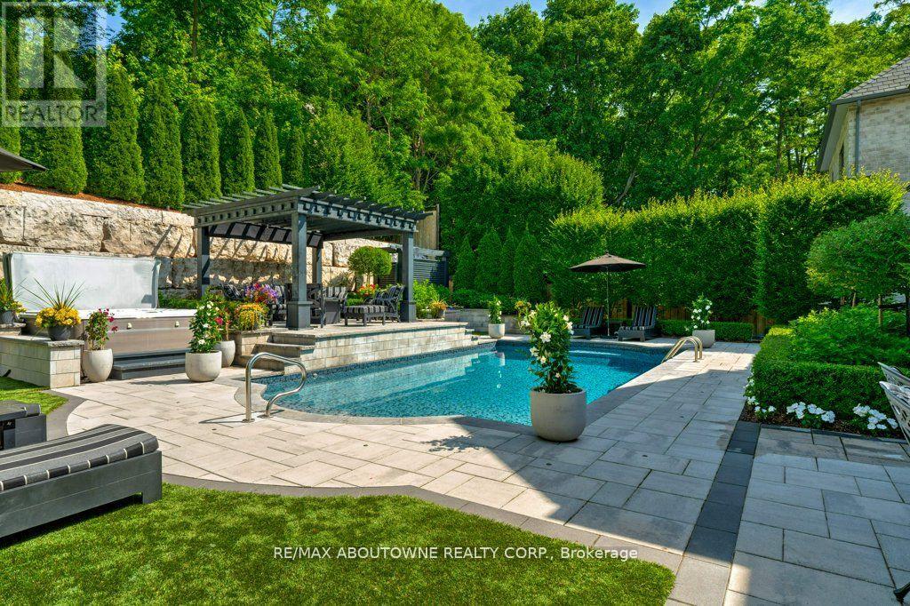 47 Legacy Lane, Hamilton, Ontario  L9G 0G2 - Photo 35 - X12946426