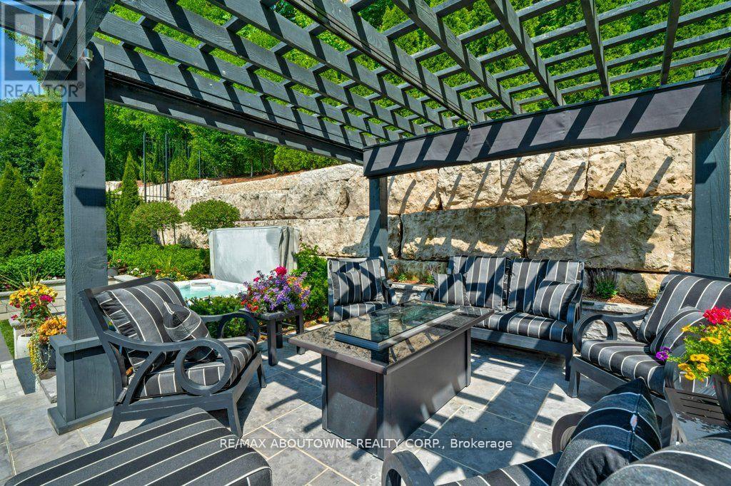 47 Legacy Lane, Hamilton, Ontario  L9G 0G2 - Photo 46 - X12946426