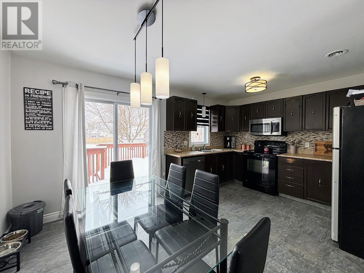 18 Wendego St, Manitouwadge, Ontario  P0T 2C0 - Photo 2 - TB2600582