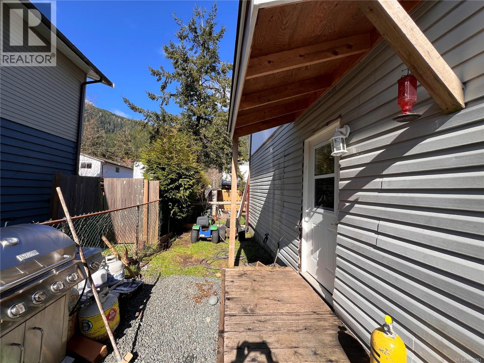 248 Alpine View Rd, Tahsis, British Columbia  V0P 1X0 - Photo 32 - 1025961