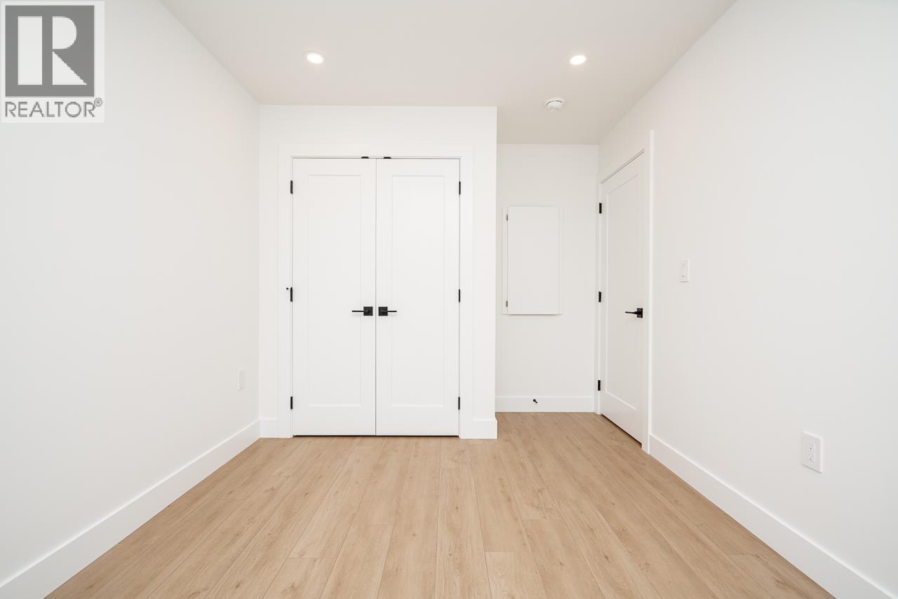 128 N Grosvenor Avenue, Burnaby, British Columbia  V5B 1J2 - Photo 22 - R3105869