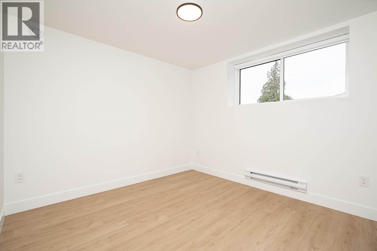 128 N Grosvenor Avenue, Burnaby, British Columbia  V5B 1J2 - Photo 28 - R3105869