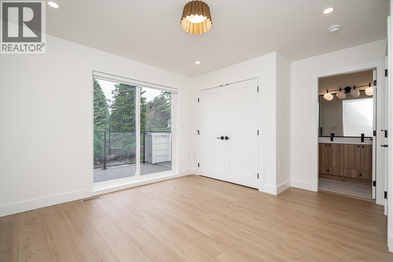 128 N Grosvenor Avenue, Burnaby, British Columbia  V5B 1J2 - Photo 13 - R3105869