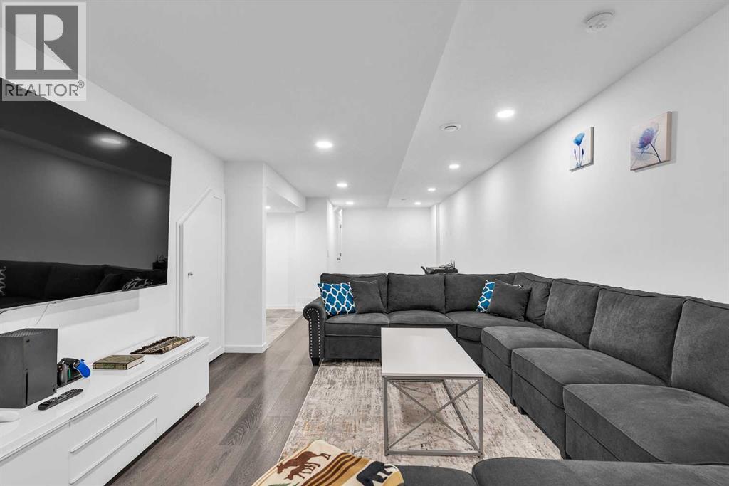 52 Edith Gate Nw, Calgary, Alberta  T3A 1Z2 - Photo 33 - A2295677