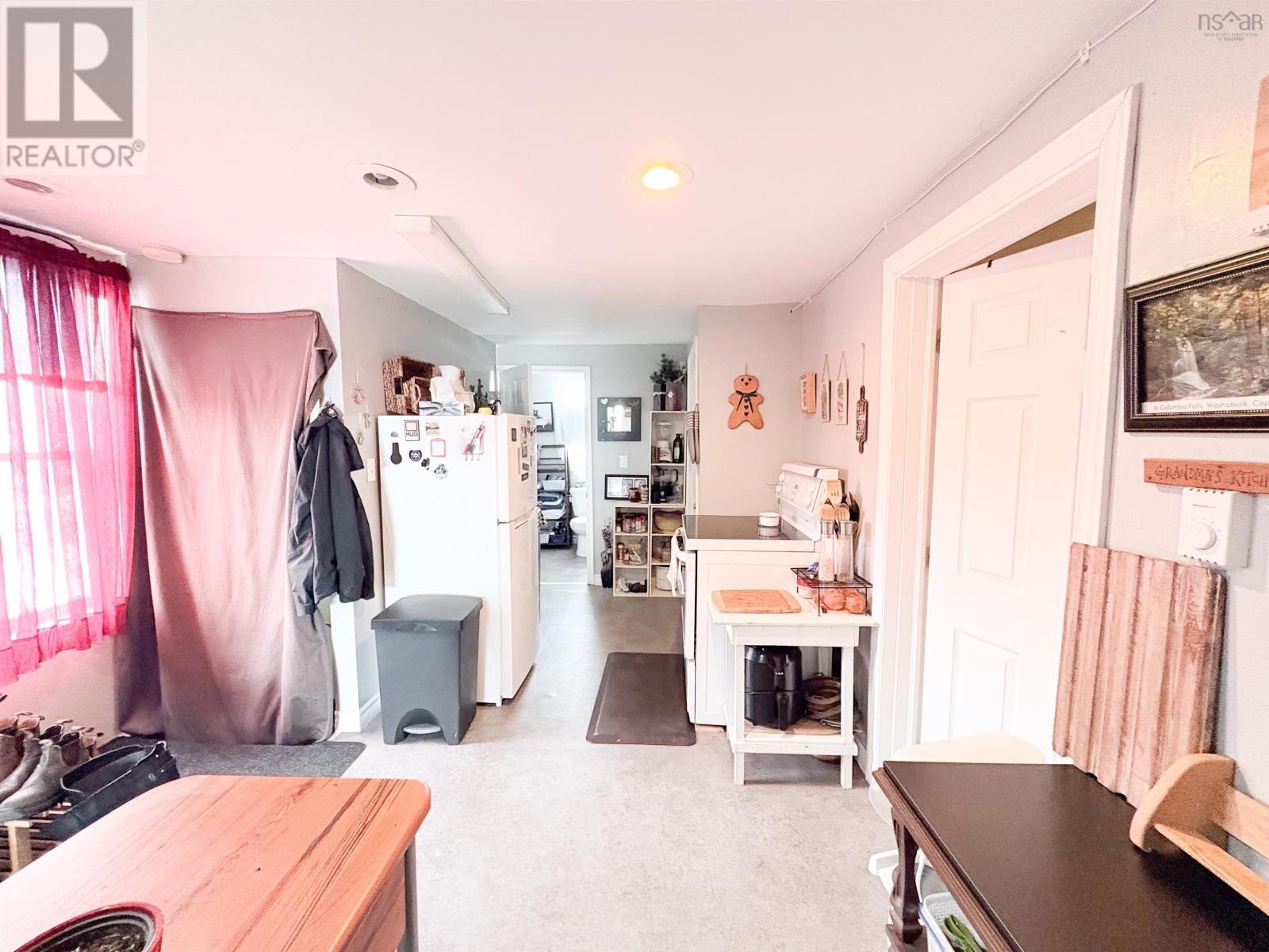 9 Burchell Street, Sydney Mines, Nova Scotia  B1V 2P9 - Photo 24 - 202605952