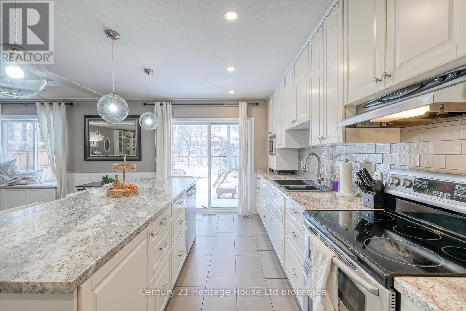 18 Potters Way, Woodstock, Ontario  N4S 8Z5 - Photo 17 - X12849730