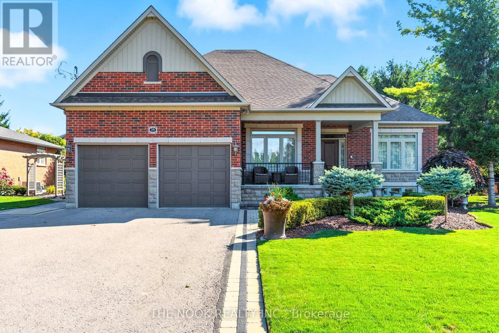 59 QUEEN STREET, Whitby, Ontario