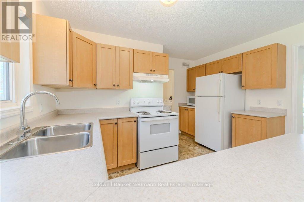 2540 Hespeler Road, Cambridge, Ontario  N3C 2V3 - Photo 29 - X12778392