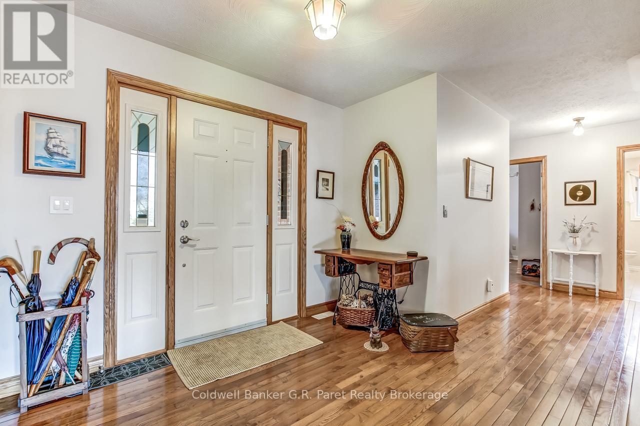 990 Norfolk County Road 21 Road, Norfolk, Ontario  N4B 2W4 - Photo 10 - X12946508