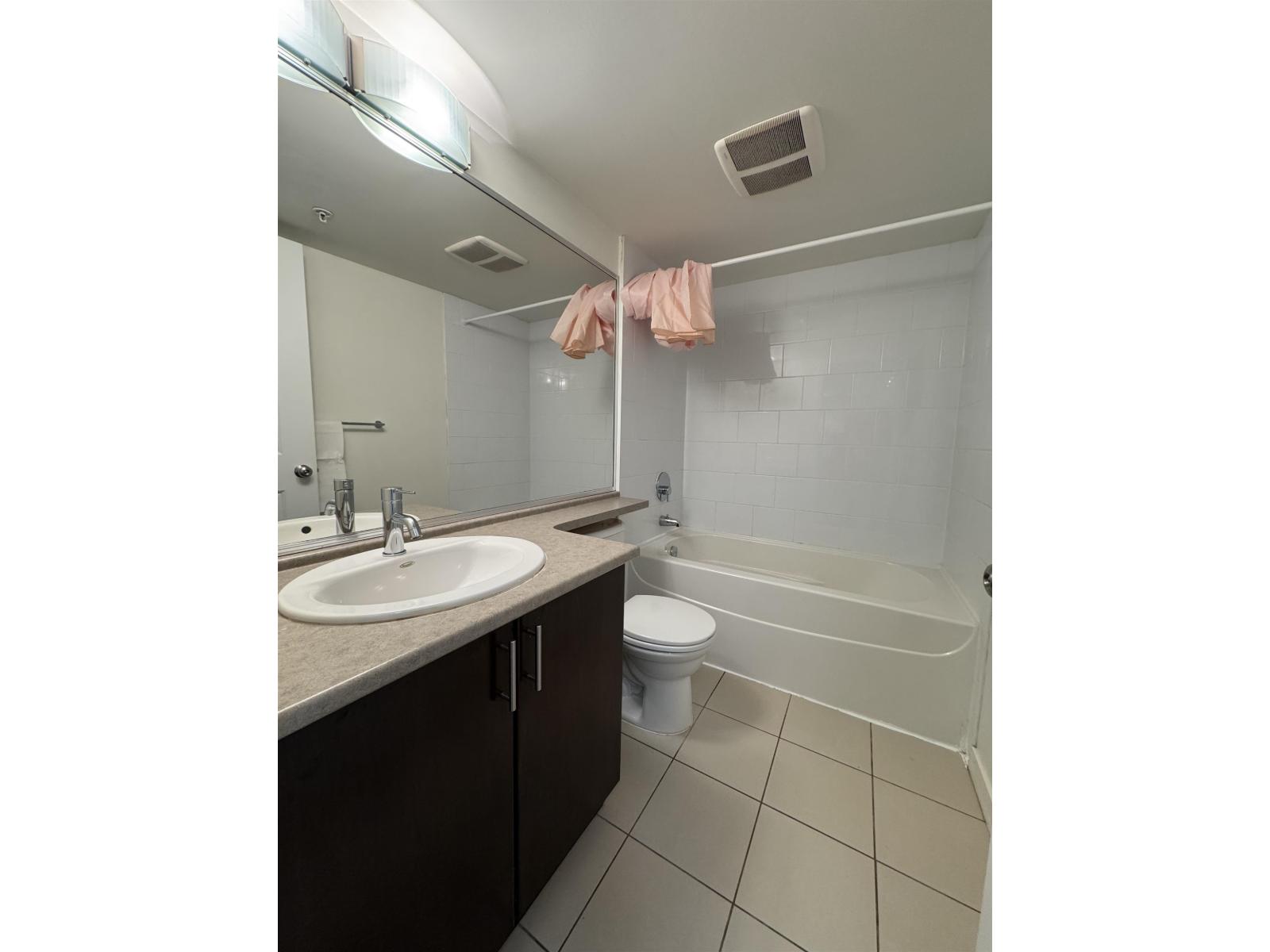 307 14960 102a Avenue, Surrey, British Columbia  V3R 6A3 - Photo 9 - R3105914