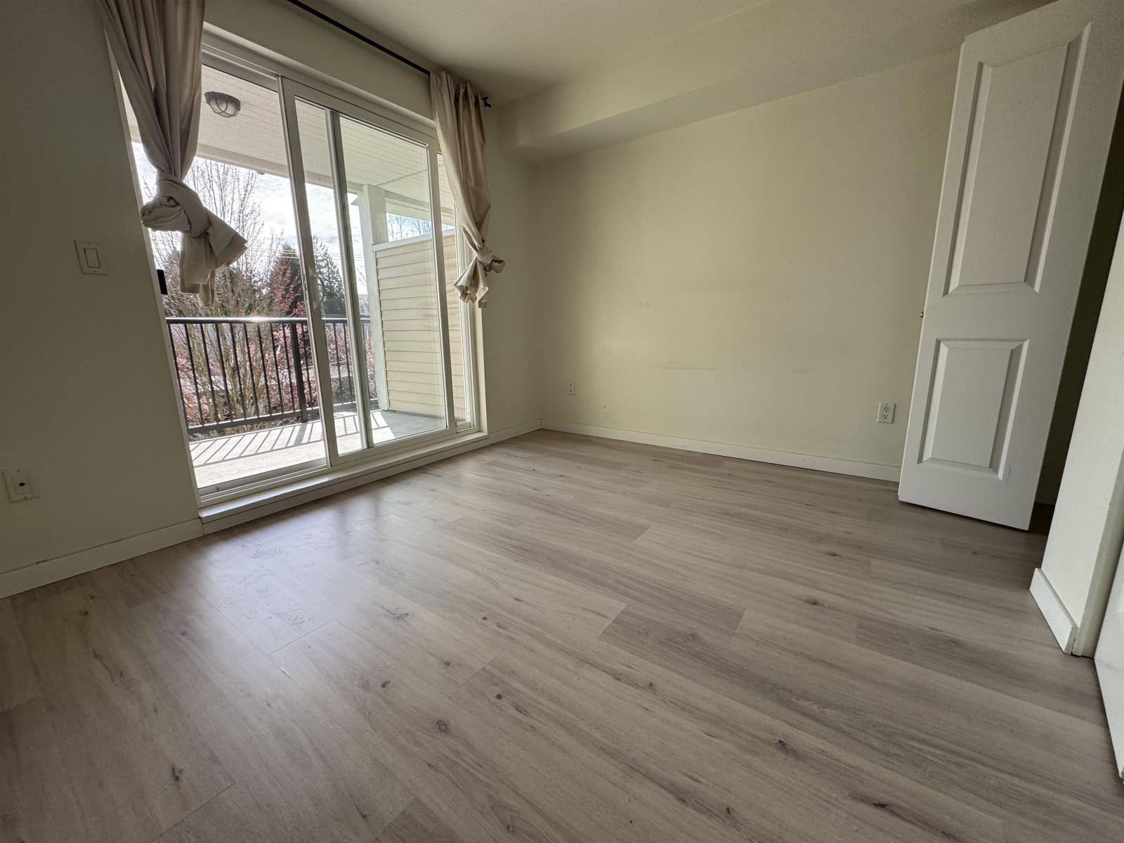 307 14960 102a Avenue, Surrey, British Columbia  V3R 6A3 - Photo 7 - R3105914