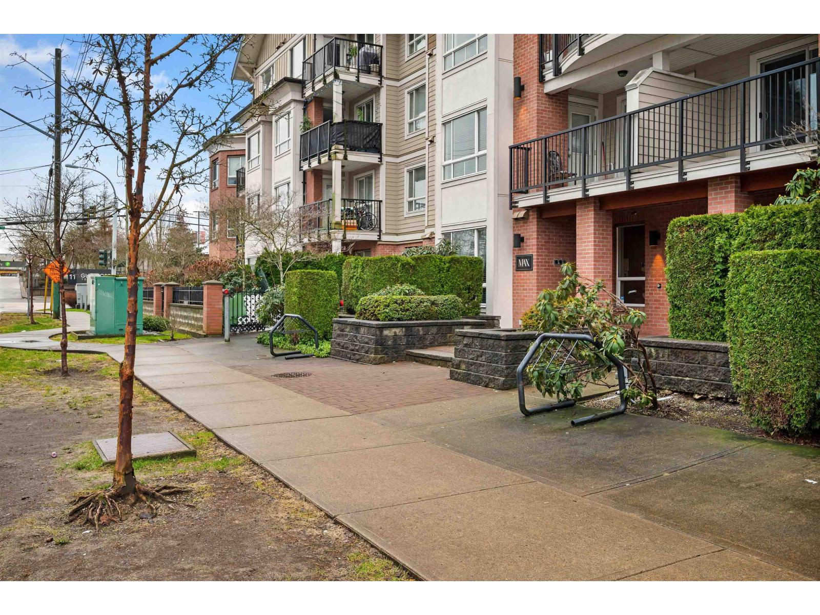 307 14960 102a Avenue, Surrey, British Columbia  V3R 6A3 - Photo 4 - R3105914