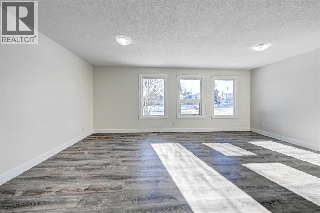 36 Pennsburg Place Se, Calgary, Alberta  T2A 2K1 - Photo 6 - A2289480