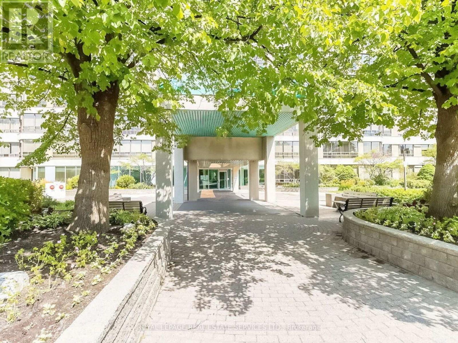 512 - 310 Mill Street S, Brampton, Ontario  L6Y 3B1 - Photo 4 - W12465021