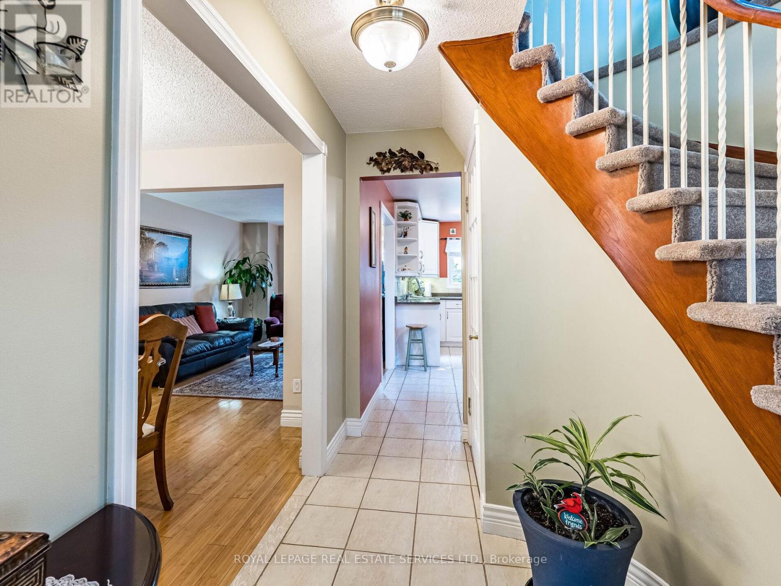 77 Martindale Crescent, Brampton, Ontario  L6X 2T8 - Photo 9 - W12425752