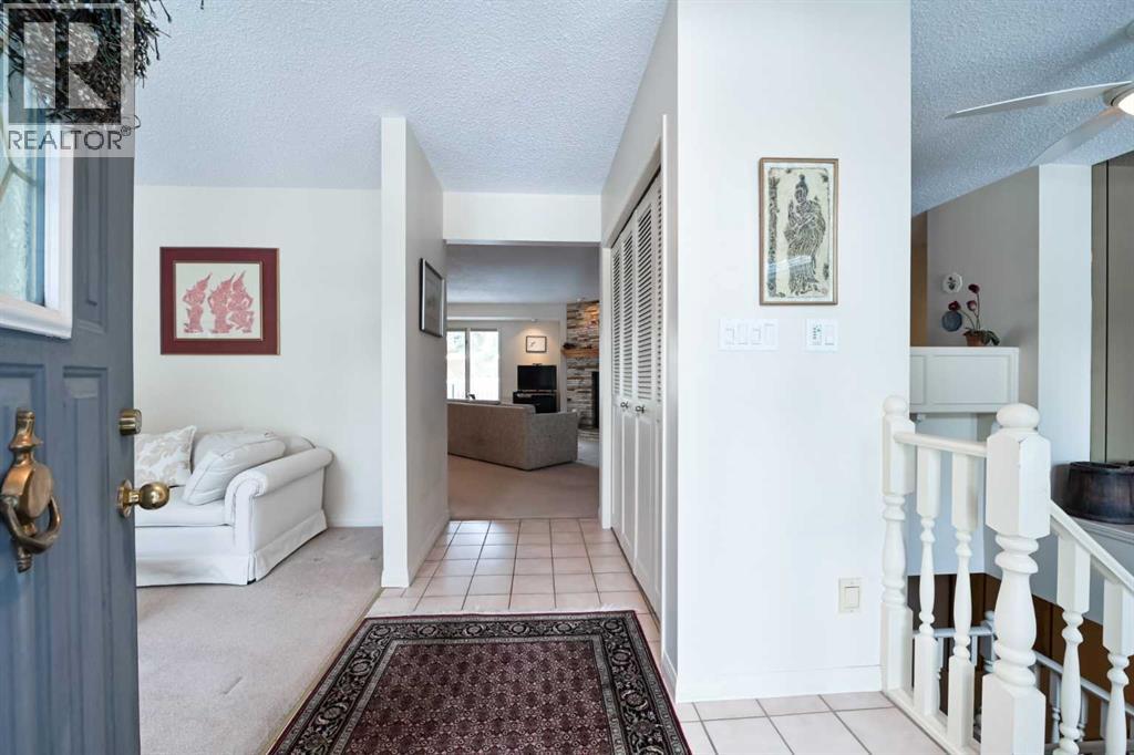 727 Lake Bonavista Drive Se, Calgary, Alberta  T2J 0M8 - Photo 5 - A2295162