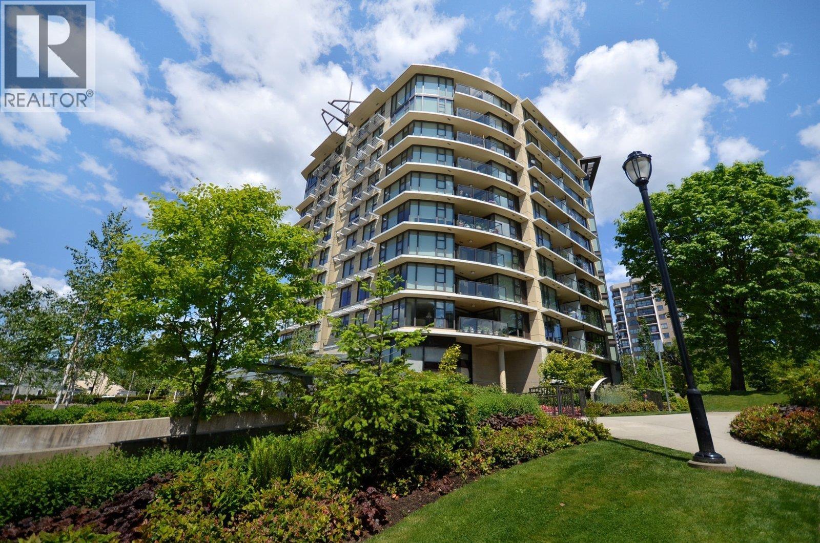802 683 W VICTORIA PARK AVENUE, North Vancouver, British Columbia