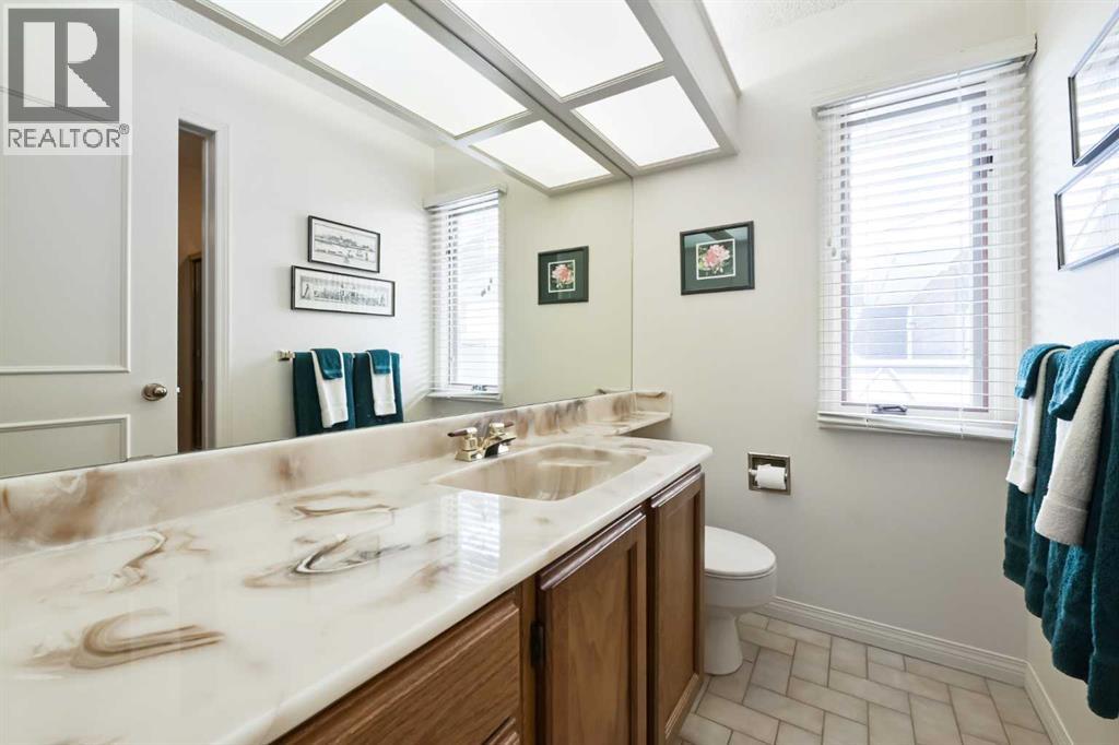 727 Lake Bonavista Drive Se, Calgary, Alberta  T2J 0M8 - Photo 24 - A2295162