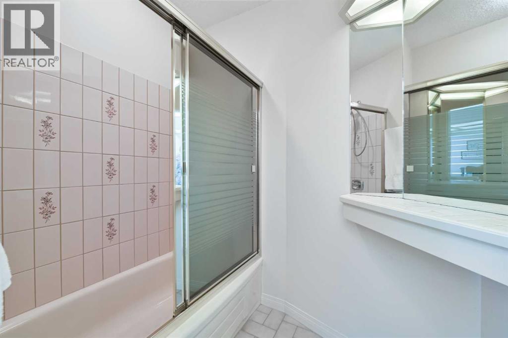 727 Lake Bonavista Drive Se, Calgary, Alberta  T2J 0M8 - Photo 25 - A2295162