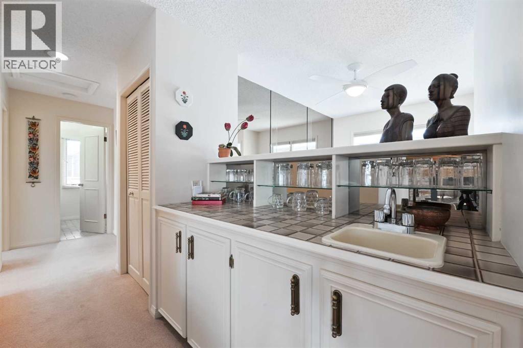 727 Lake Bonavista Drive Se, Calgary, Alberta  T2J 0M8 - Photo 17 - A2295162