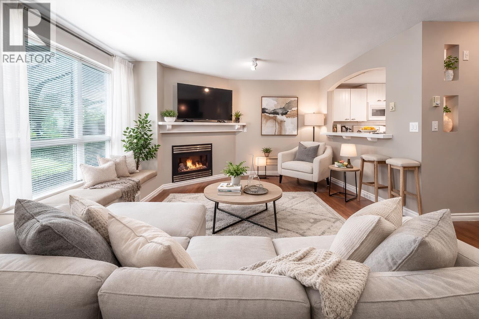 15 1015 LYNN VALLEY ROAD, North Vancouver, British Columbia