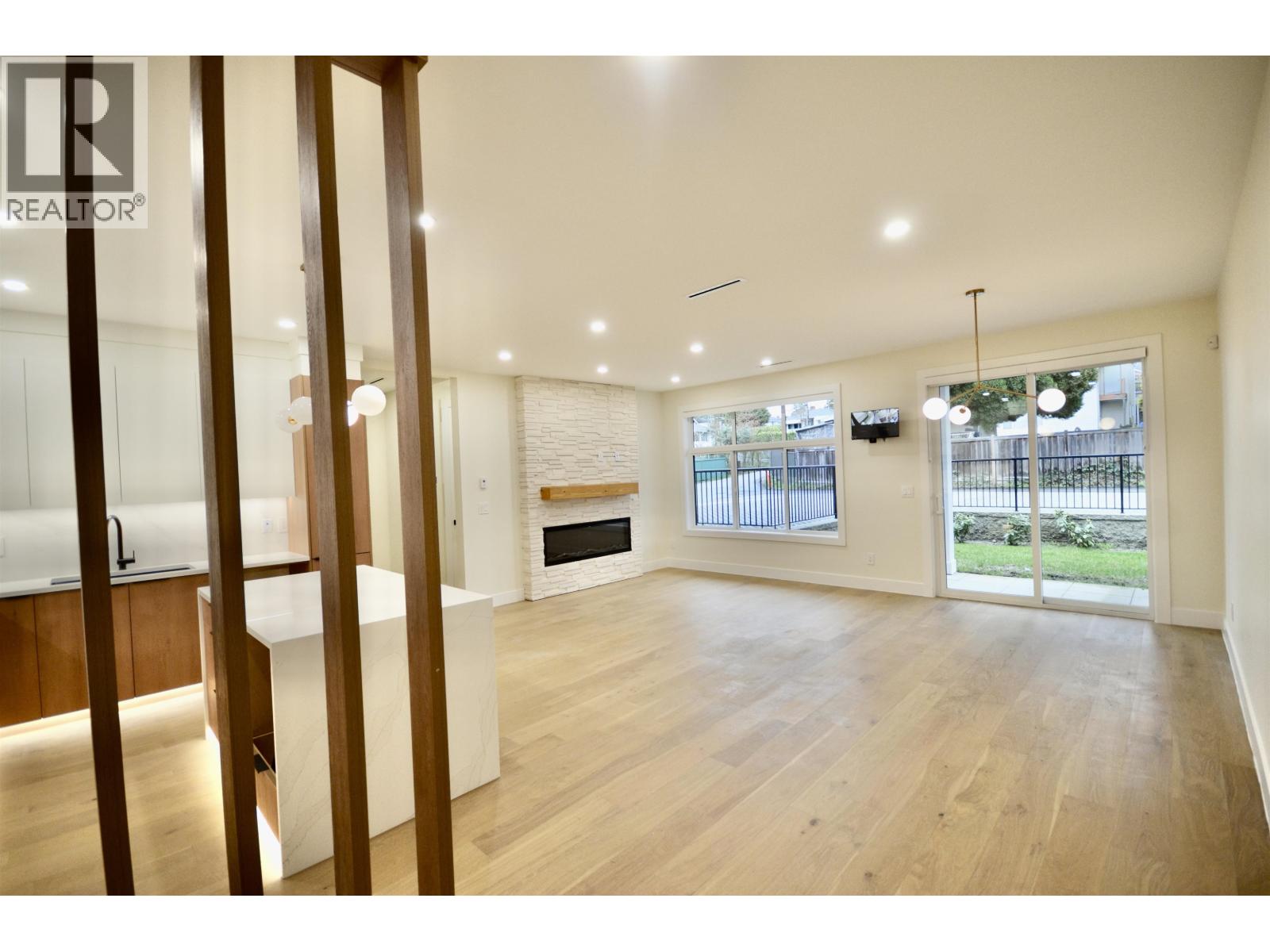 104 901 EDGAR AVENUE, Coquitlam, British Columbia