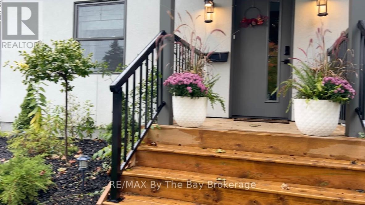 147 2nd Street, Collingwood, Ontario  L9Y 1E7 - Photo 2 - S12946544