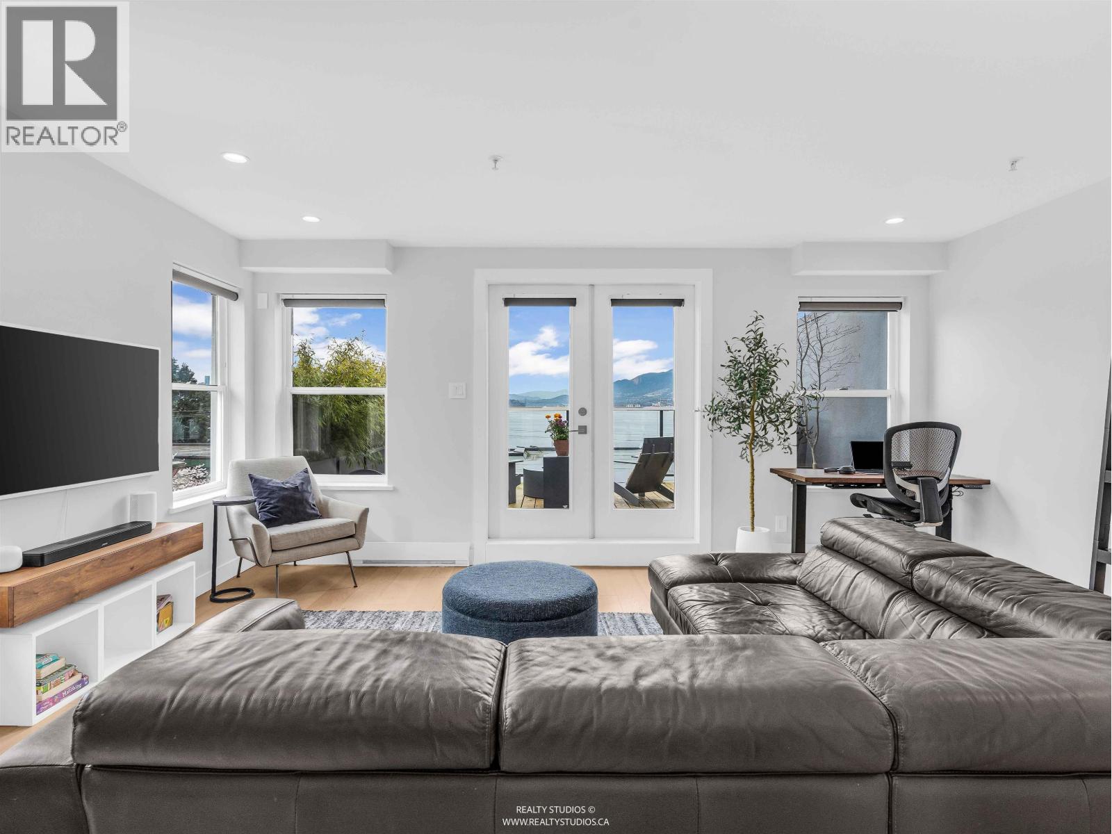 2168 Wall Street, Vancouver, British Columbia  V5L 1B5 - Photo 10 - R3105900