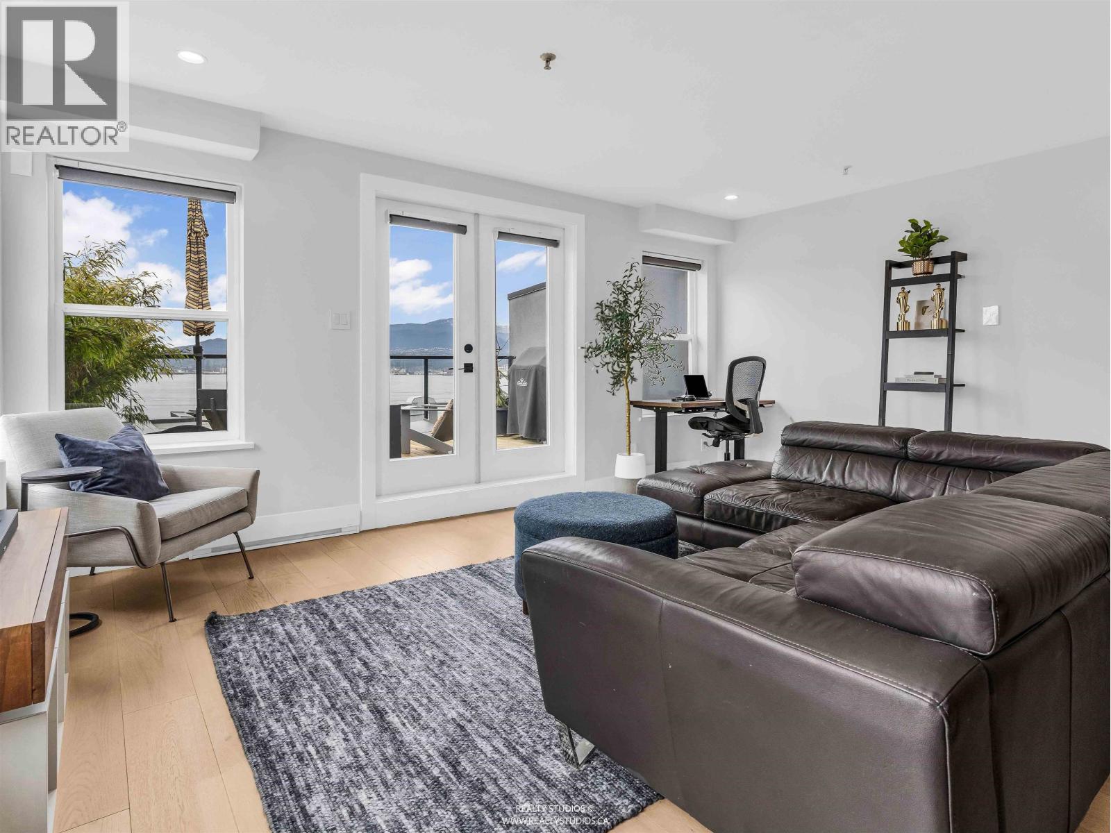 2168 Wall Street, Vancouver, British Columbia  V5L 1B5 - Photo 8 - R3105900