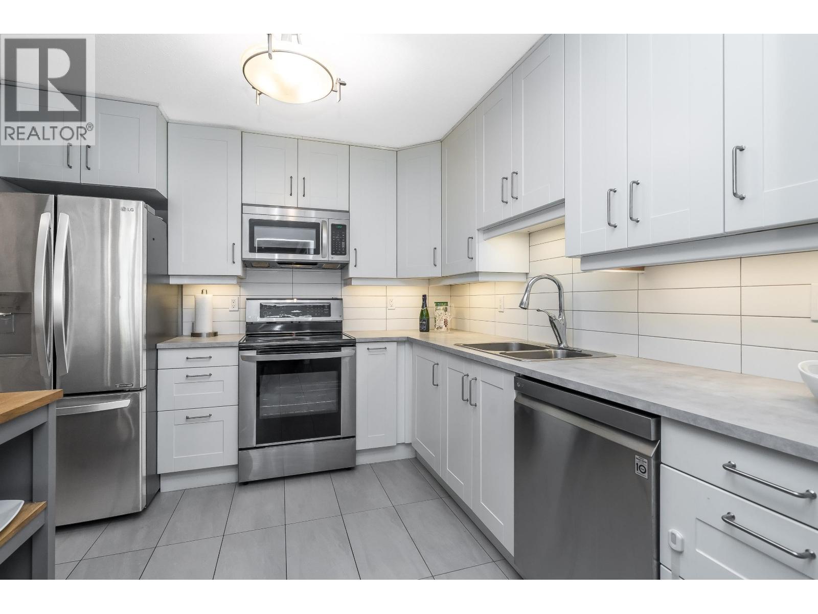 103 3088 Flint Street, Port Coquitlam, British Columbia  V3B 4H5 - Photo 10 - R3105901