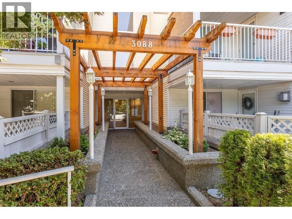 103 3088 Flint Street, Port Coquitlam, British Columbia  V3B 4H5 - Photo 2 - R3105901