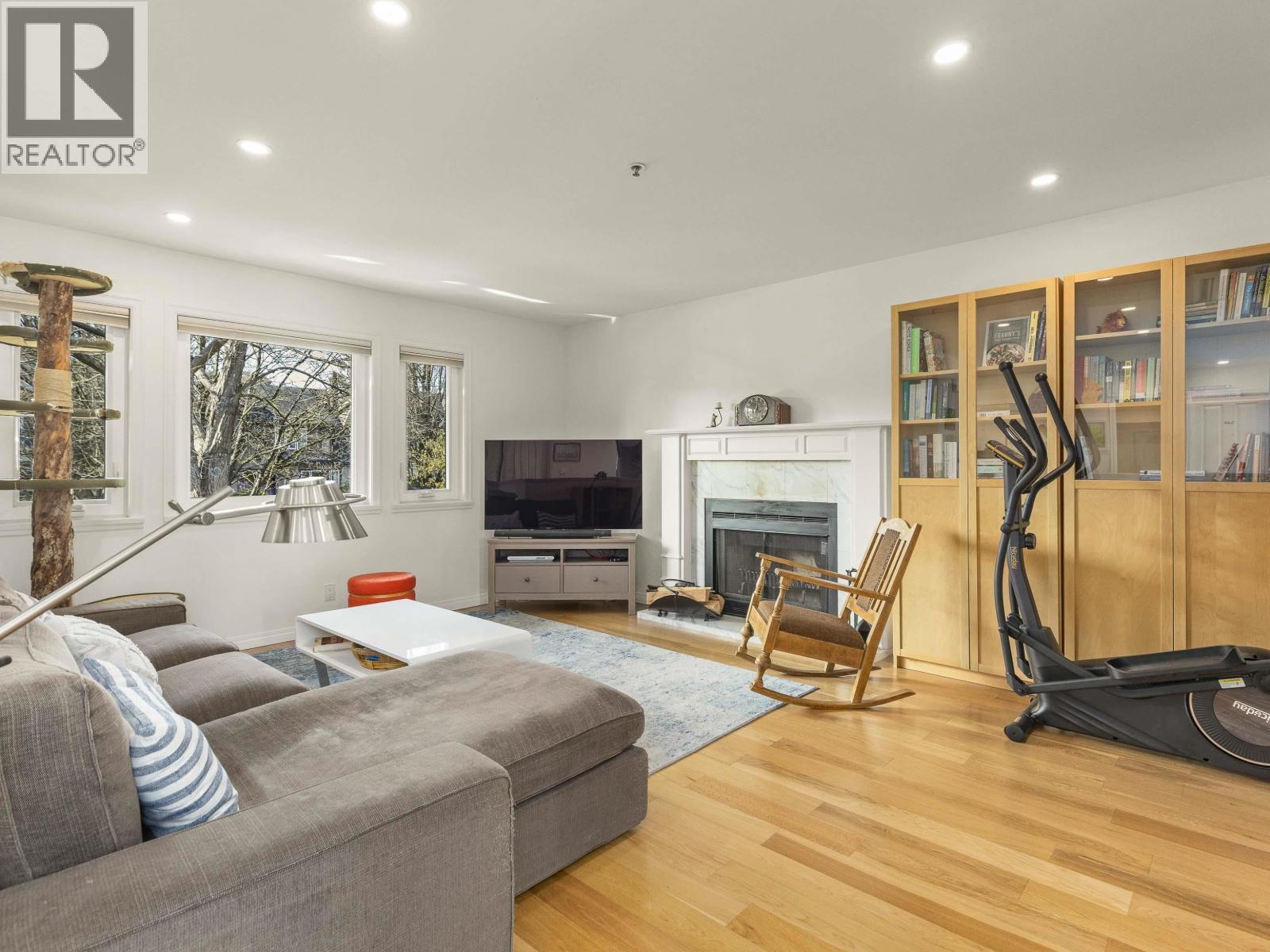 1815 W 14th Avenue, Vancouver, British Columbia  V6J 2J8 - Photo 2 - R3105932