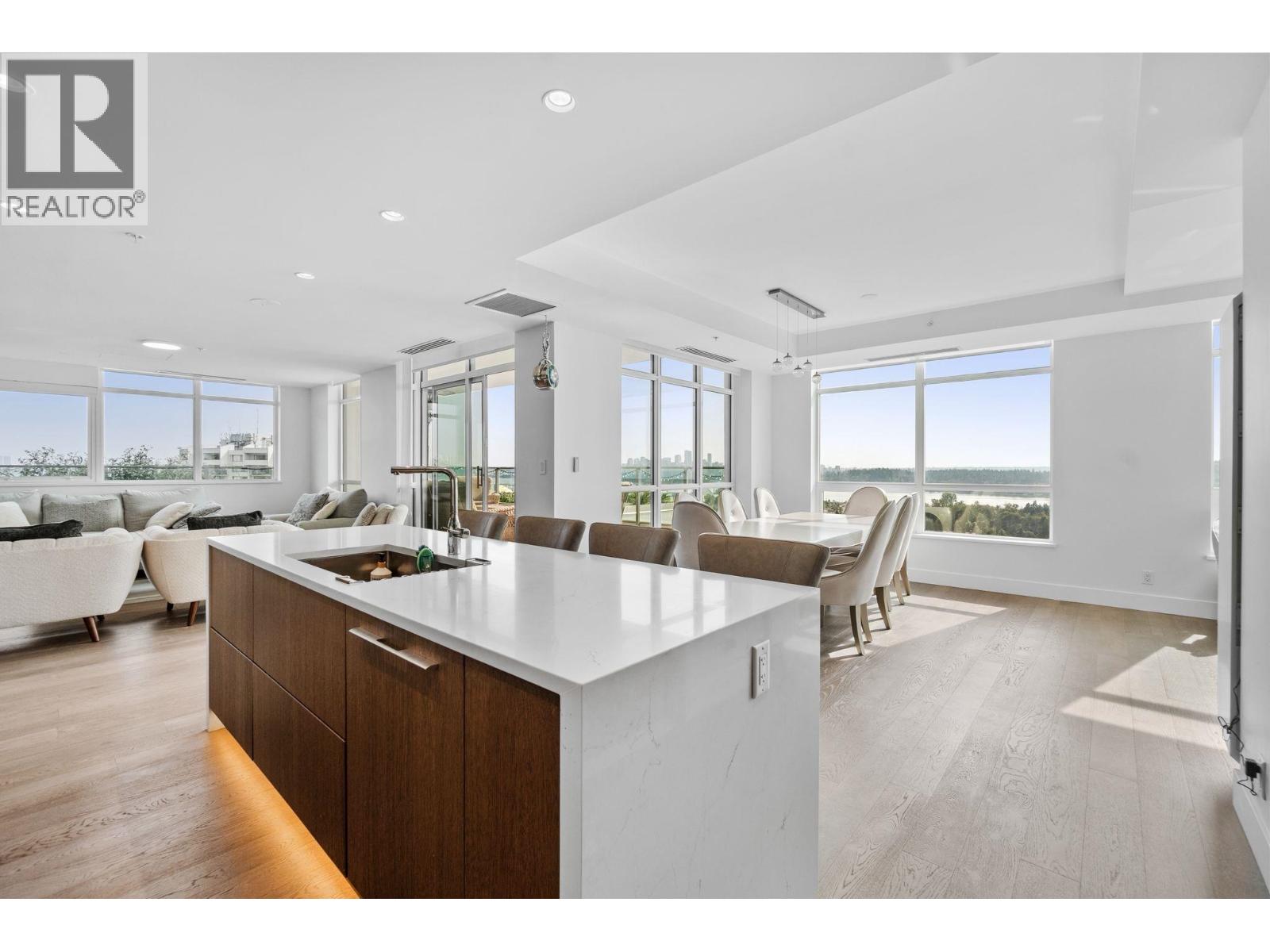 2201 1632 Lions Gate Lane, North Vancouver, British Columbia  V7P 0E2 - Photo 5 - R3105940