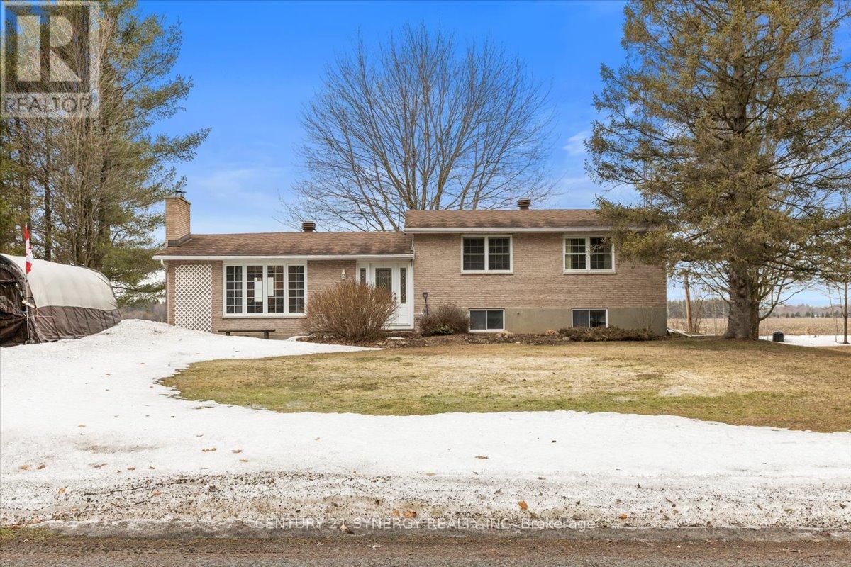 59 Seguinbourg Street, The Nation, Ontario  K0A 1M0 - Photo 2 - X12946492