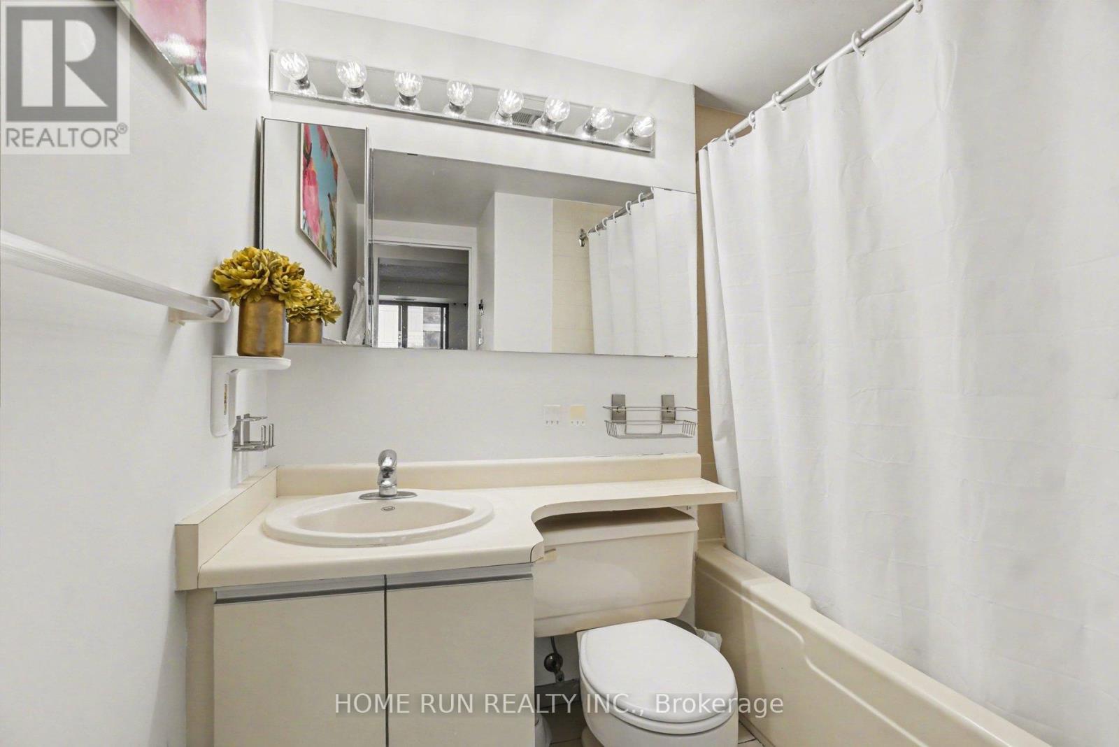 1103 - 200 Bay Street, Ottawa, Ontario  K1R 7W8 - Photo 10 - X12946498