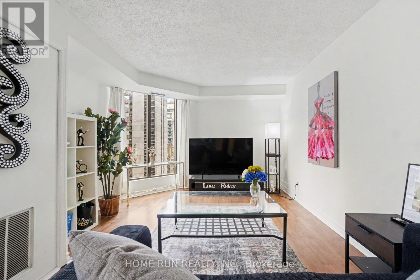 1103 - 200 Bay Street, Ottawa, Ontario  K1R 7W8 - Photo 2 - X12946498