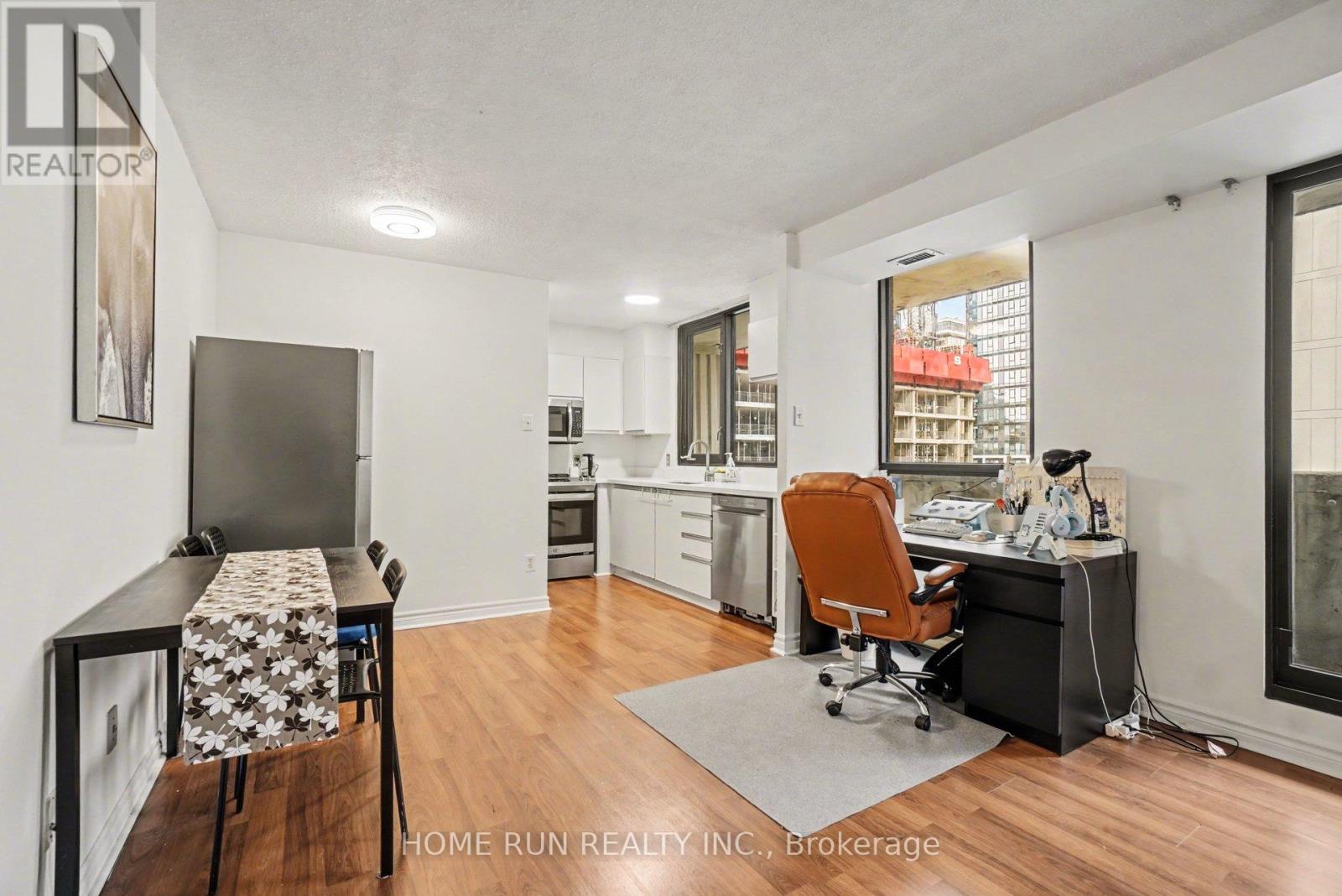 1103 - 200 Bay Street, Ottawa, Ontario  K1R 7W8 - Photo 3 - X12946498