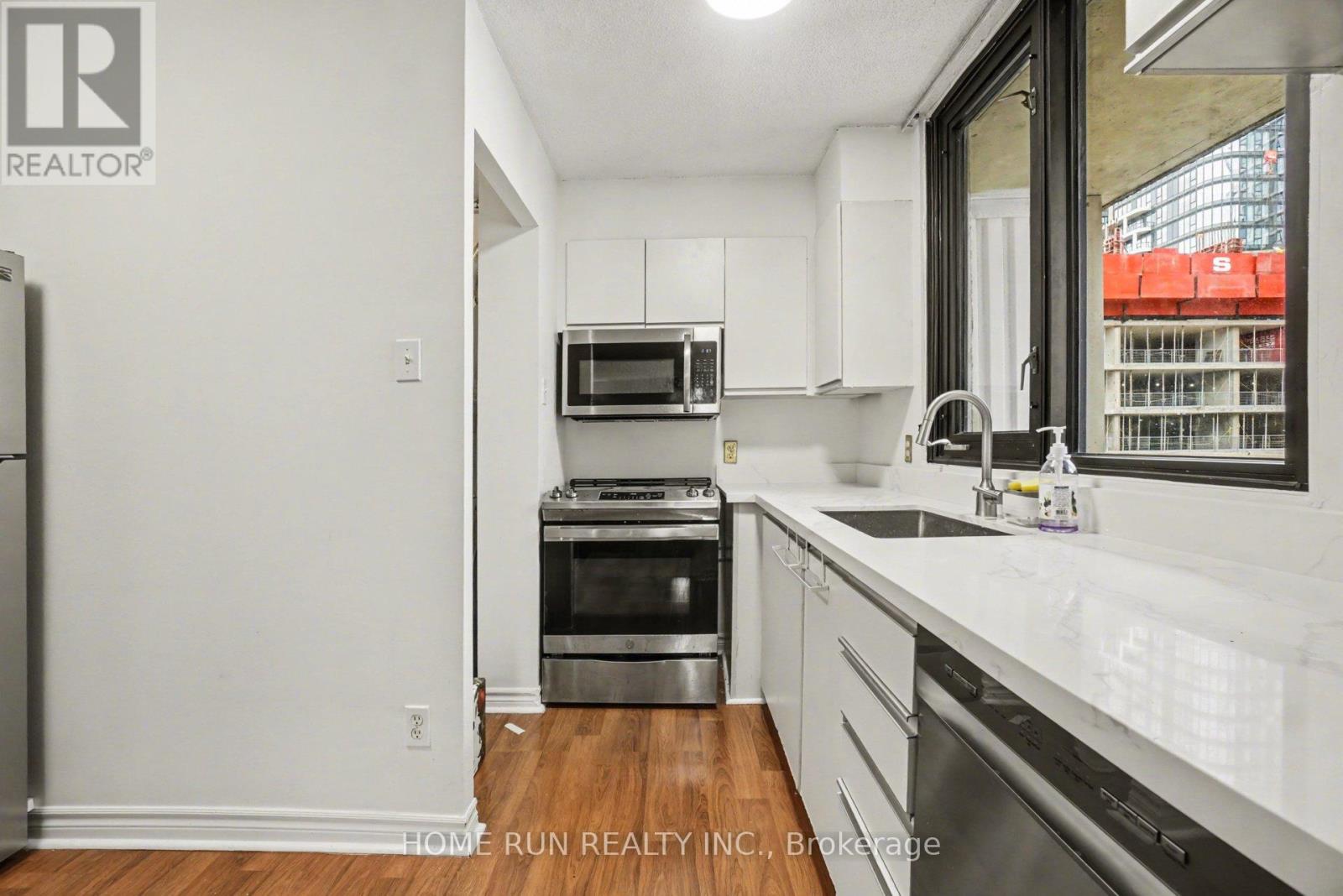 1103 - 200 Bay Street, Ottawa, Ontario  K1R 7W8 - Photo 6 - X12946498