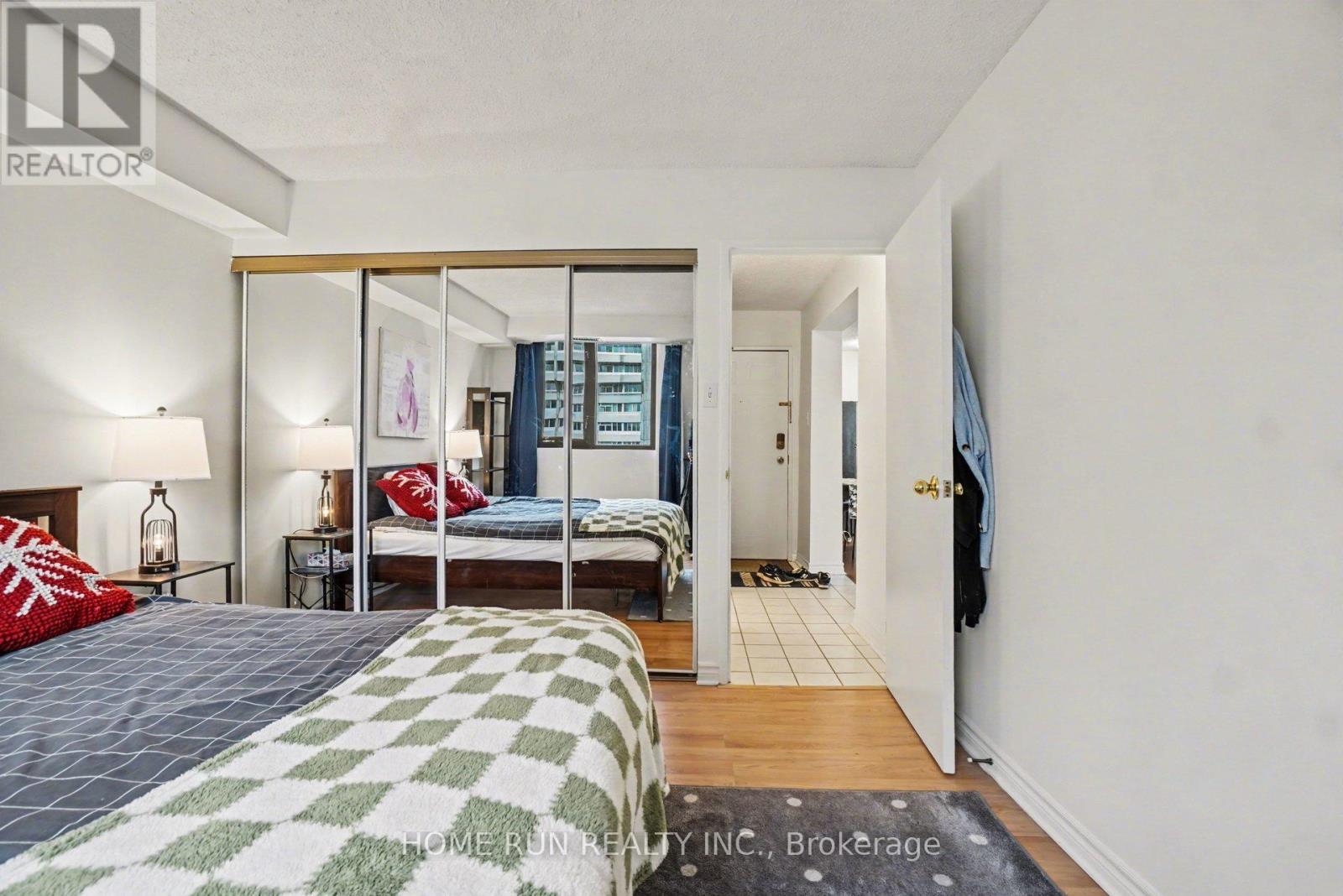 1103 - 200 Bay Street, Ottawa, Ontario  K1R 7W8 - Photo 9 - X12946498