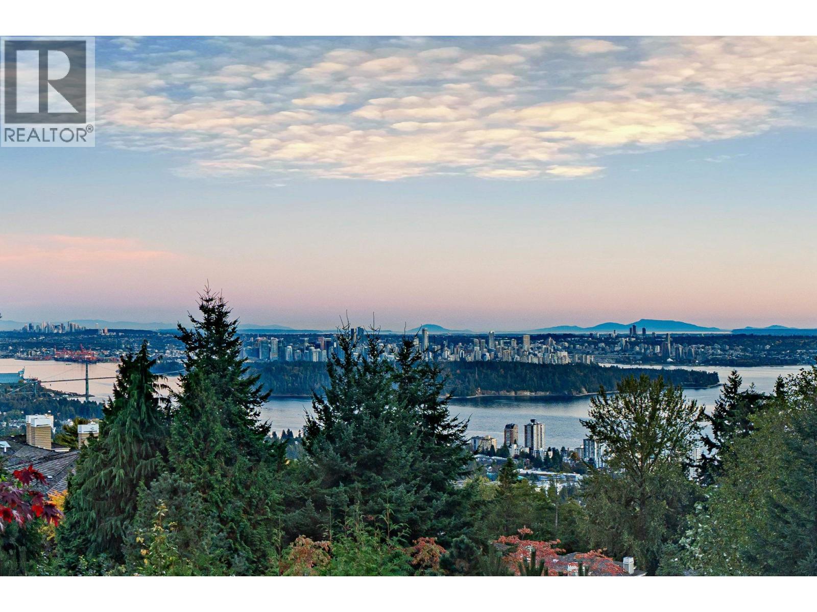 2398 Constantine Place, West Vancouver, British Columbia  V7S 3H7 - Photo 3 - R3105927