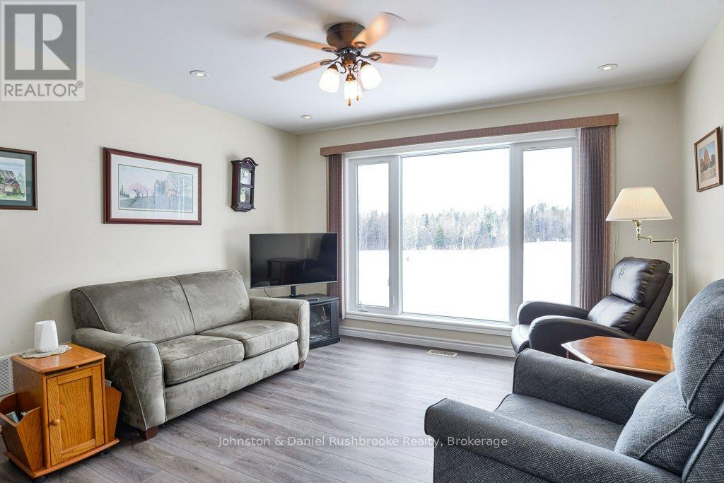 1009 Merkley Road E, Gravenhurst, Ontario  P1P 1R3 - Photo 11 - X12946520