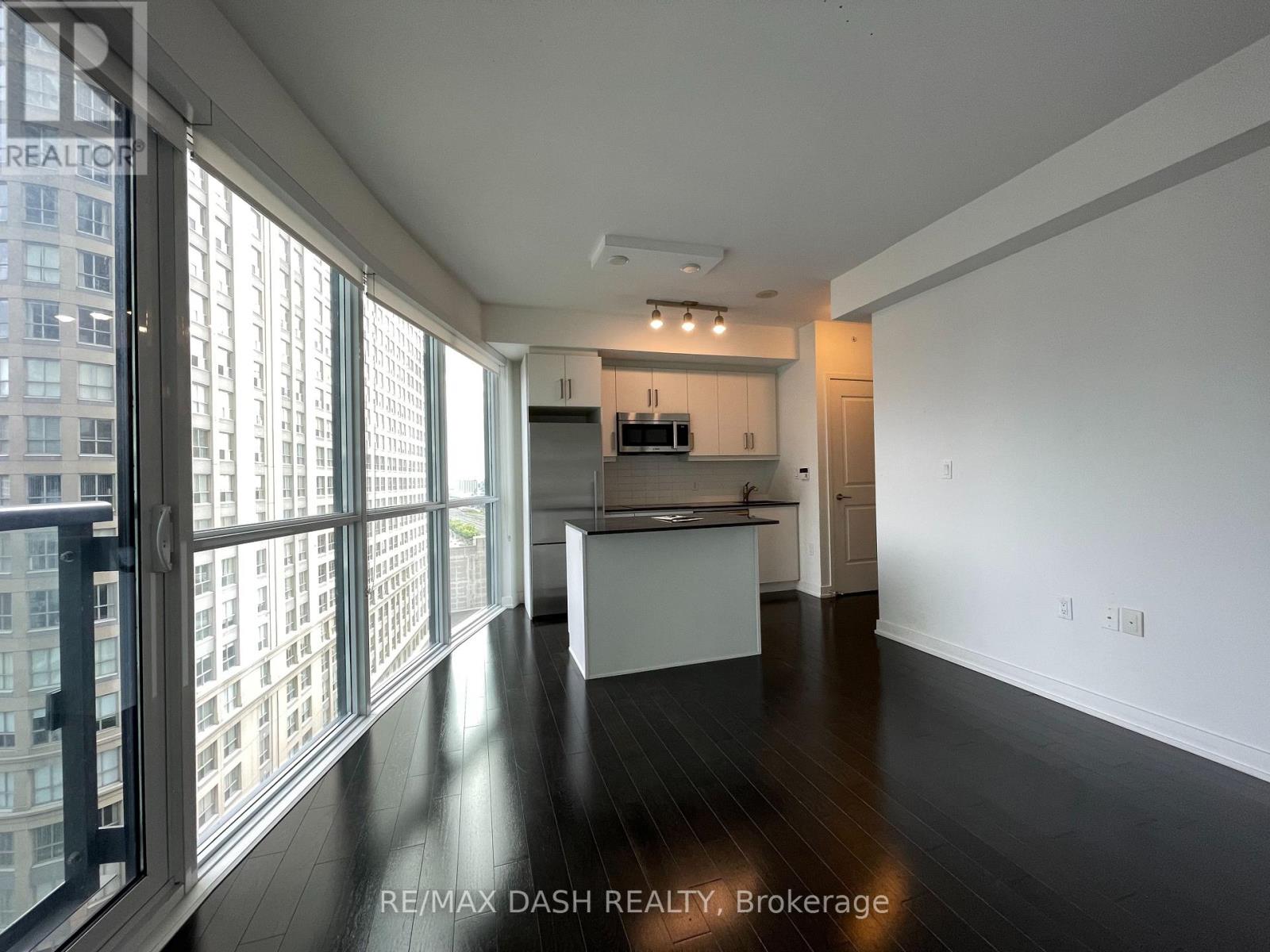 1005 - 1 The Esplanade Drive, Toronto, Ontario  M5E 0A8 - Photo 13 - C12946476